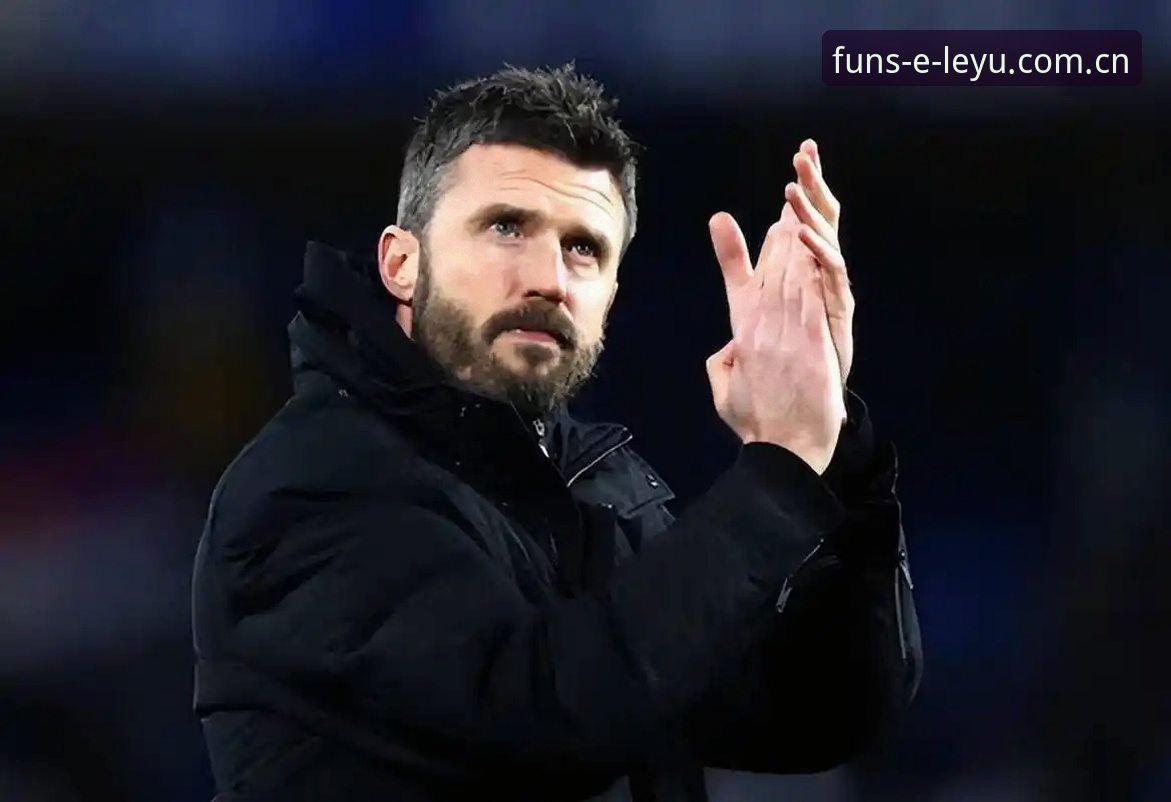乐鱼体育官网教程 揭秘卡里克发布会上未说出口的真相:曼联末战布莱顿暗藏玄机